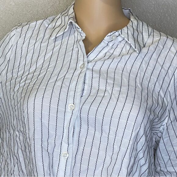 NWT BCBGeneration Faux Wrap 3/4 Sleeve Striped Blouse White Black Size XS - Picture 4 of 16